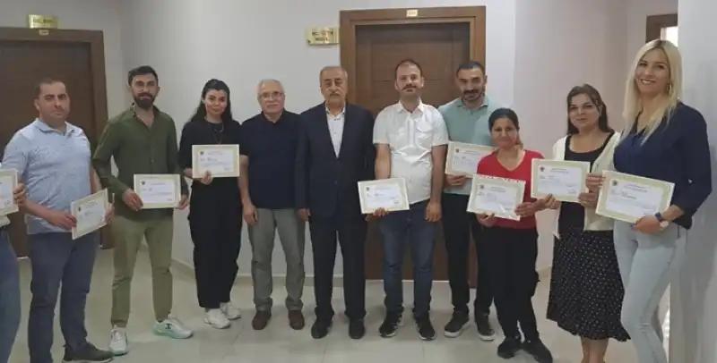 Defne İlçe Milli Eğitim Müdürlüğü Personellerine üstün Başarı Belgesi