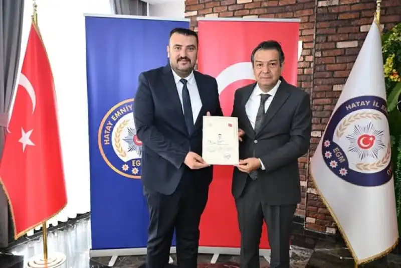 Hatay'da Başarılı Polislere Başarı Belgesi Takdim Edildi