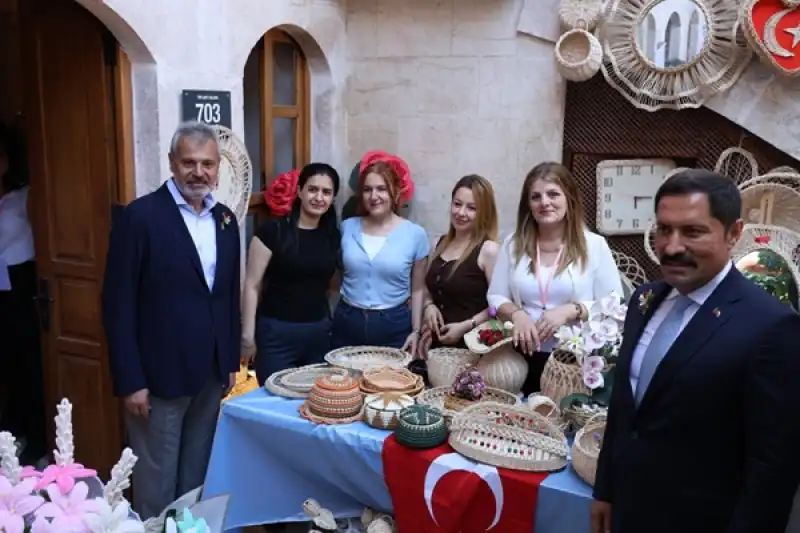Hayat Boyu öğrenme Kursiyerleri ürünlerini Sergiledi 