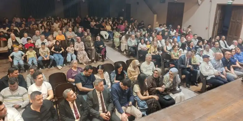 Tarihî Meclis Binası’nda Medeniyetler Korosu Rüzgârı