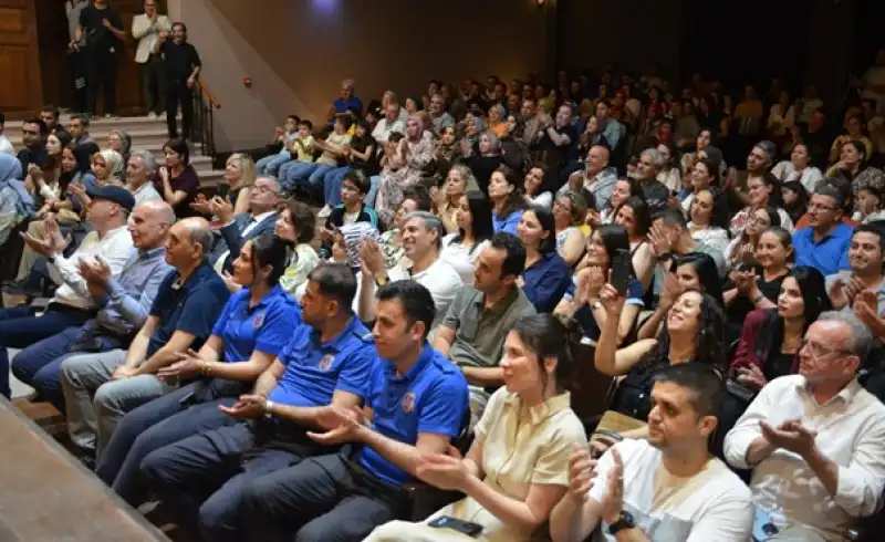 Tarihî Meclis Binası’nda Medeniyetler Korosu Rüzgârı