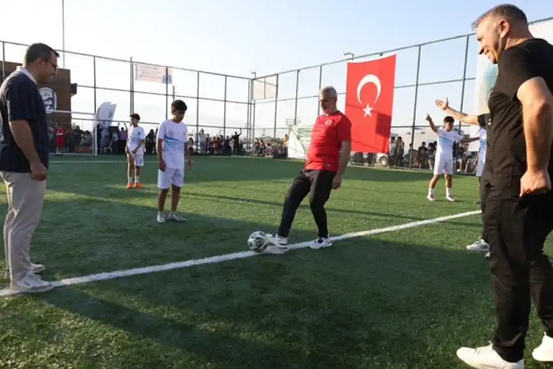 HBB’nin Halı Sahaları Turnuvayla Hizmete Açıldı