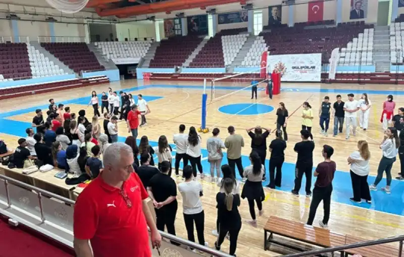 Hatay’da Voleybol Aday Hakem Kursu Başarıyla Tamamlandı