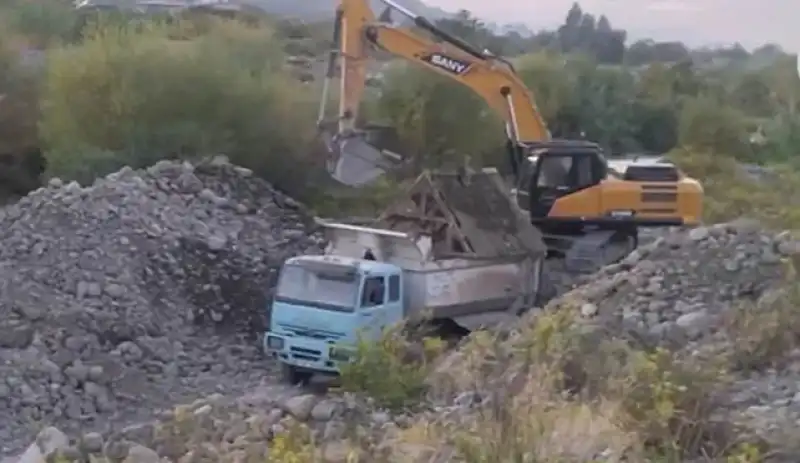 Aknehir'de Taş Ocağı Tepkisi: 