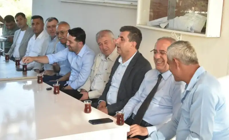 Başkan Yapar, Üzümdalı Mahallesi’nde Muhtarlarla Bir Araya Geldi