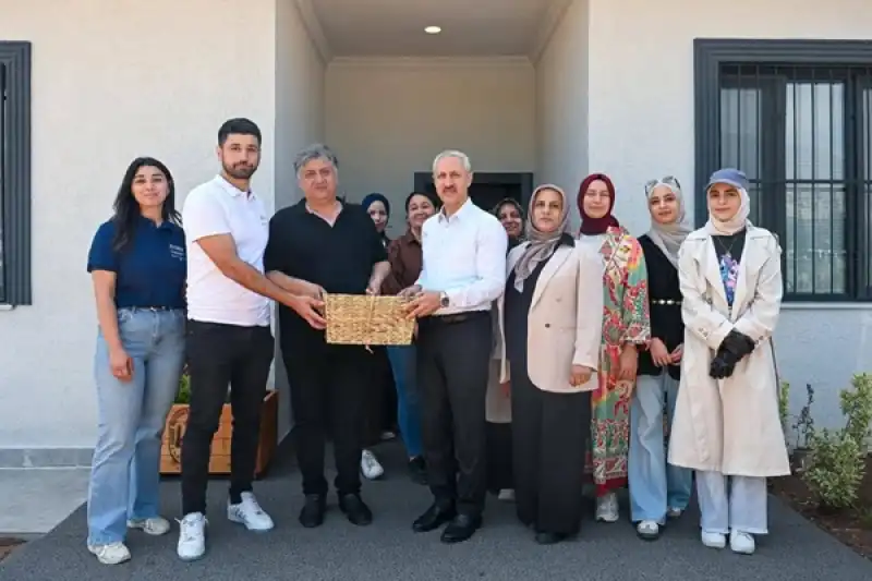 Rektör Eren, Asi Nehri Ve Gölbaşı Gölü’nde Yürütülen Su Sümbülü Rehabilitasyon çalışmalarını Yerinde Inceledi