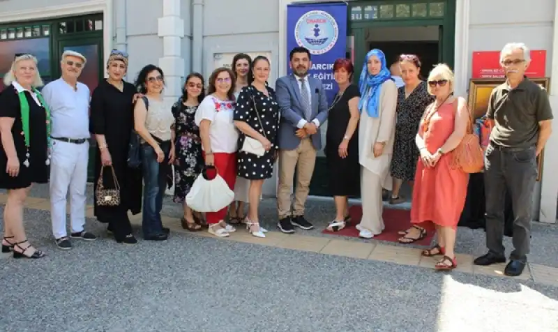 Hataylı Ressam Ali Sürmeli’nin Yalova’daki Kişisel Resim Sergisine Yoğun İlgi