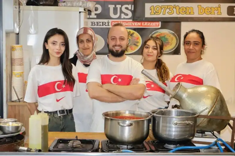 Baklacı Edip Usta’dan Milli Takıma Anlamlı Destek