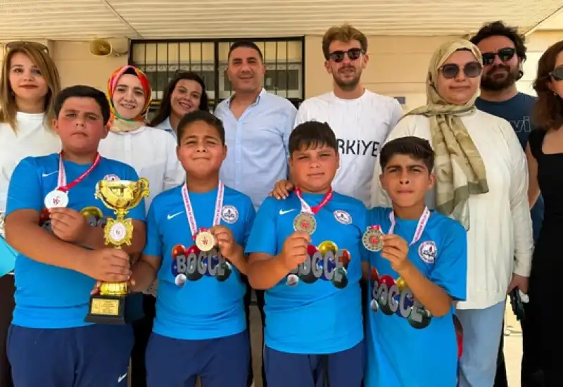 Şampiyon Öğrencilere Coşkulu Karşılama