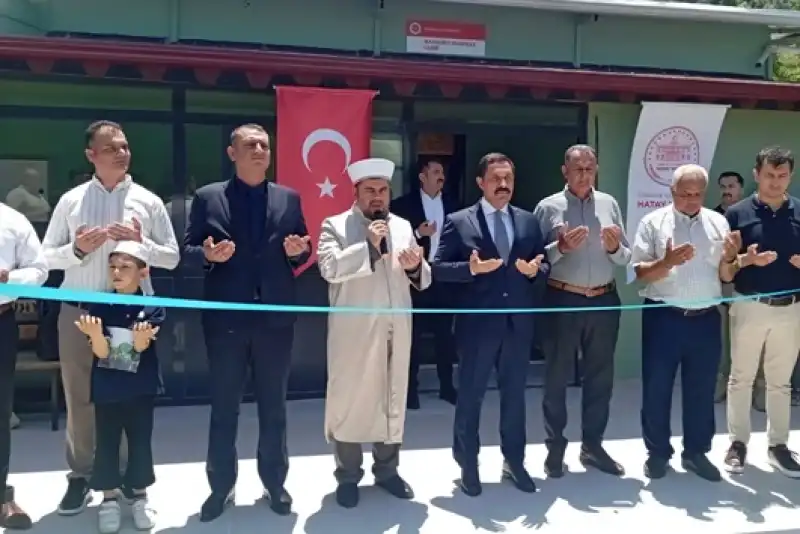 Depremde Yıkılmıştı, Mansurlu Mahalle Camii Yeniden Yükseldi