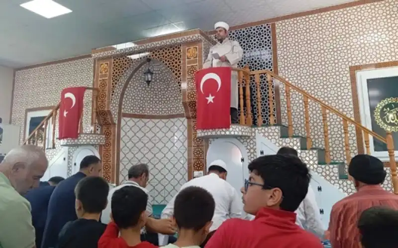 Depremde Yıkılmıştı, Mansurlu Mahalle Camii Yeniden Yükseldi