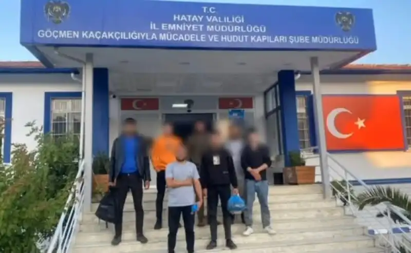 Hatay'da 15 Kaçak Göçmen Yakalandı