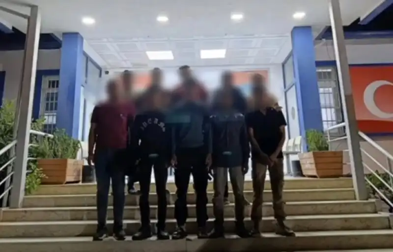 Hatay'da 15 Kaçak Göçmen Yakalandı