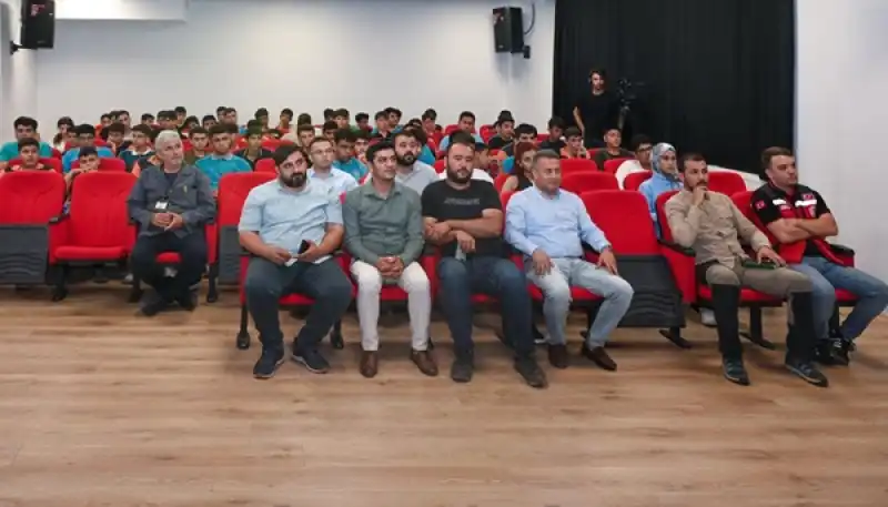 HMKÜ Geleceğin Mesleklerini Kırıkhan’da Tanıttı