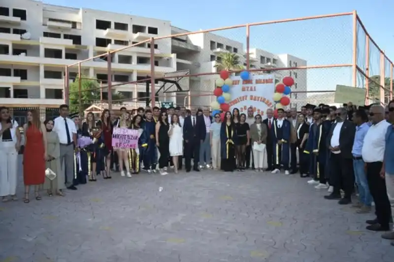 Hatay Erol Bilecik Mesleki Ve Teknik Anadolu Lisesi’nde Mezuniyet Coşkusu