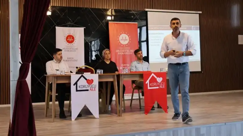 Hatay’da “Bir Yetime Aile Olmak” Paneli Düzenlendi