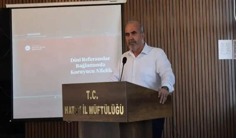 Hatay’da “Bir Yetime Aile Olmak” Paneli Düzenlendi