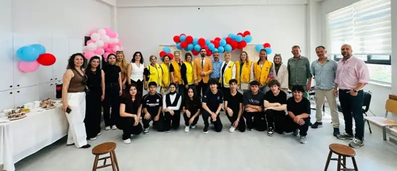 Lions Kulüplerinden Dikmece Anadolu Lisesi'ne Müzik Sınıfı Desteği