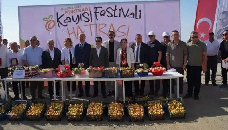 Kurtbağı Kayısı Festivali Coşkuyla Kutlandı