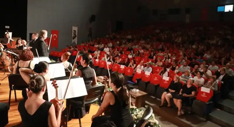 Türk Valsleri Konseri İskenderun’da Sanatseverlerle Buluştu