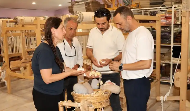 Yaşayan İnsan Hazinesi Emel Duman’a Ogün Kaptanoğlundan Ziyaret 