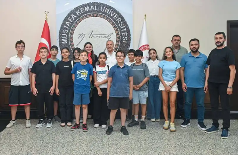 Hatay Bilim Ve Sanat Merkezi Öğrencilerinden Rektöre Ziyaret