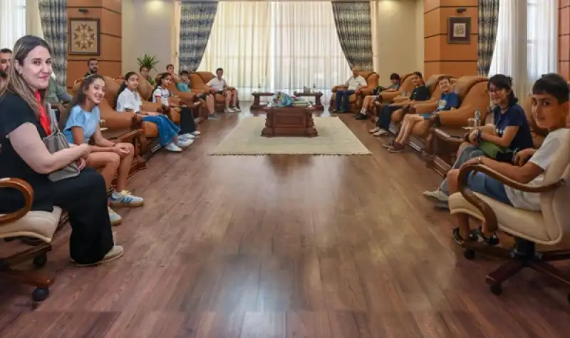 Hatay Bilim Ve Sanat Merkezi Öğrencilerinden Rektöre Ziyaret