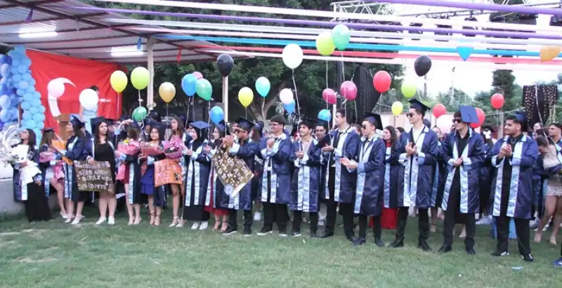 Nuran Yılmaz Anadolu Lisesi’nde Mezuniyet Coşkusu!    
