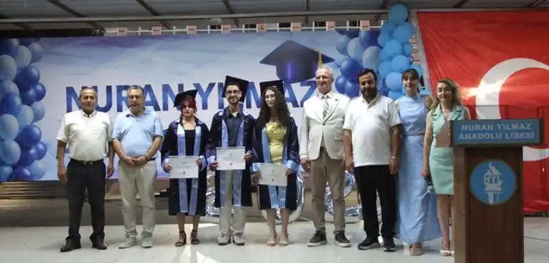 Nuran Yılmaz Anadolu Lisesi’nde Mezuniyet Coşkusu!    