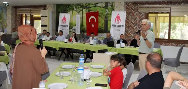 Prof. Dr. Hilmi Apak Hatay'da Talasemi Hastalarıyla Buluştu