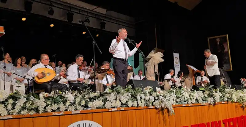 Vefa Dolu TSM Konserinde Gönüller Şenlendi Paslar Silindi