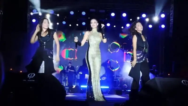 Elif Buse Festivalin Yıldızı Oldu
