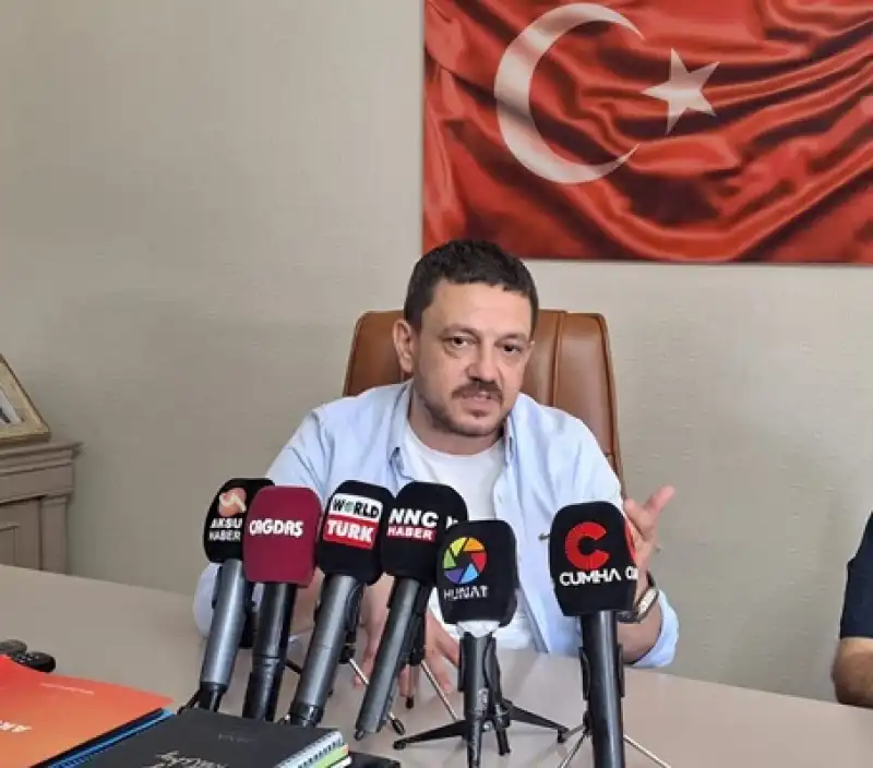 Gazeteciler, Aksu TV’de Medyanın Geleceğini Konuştu