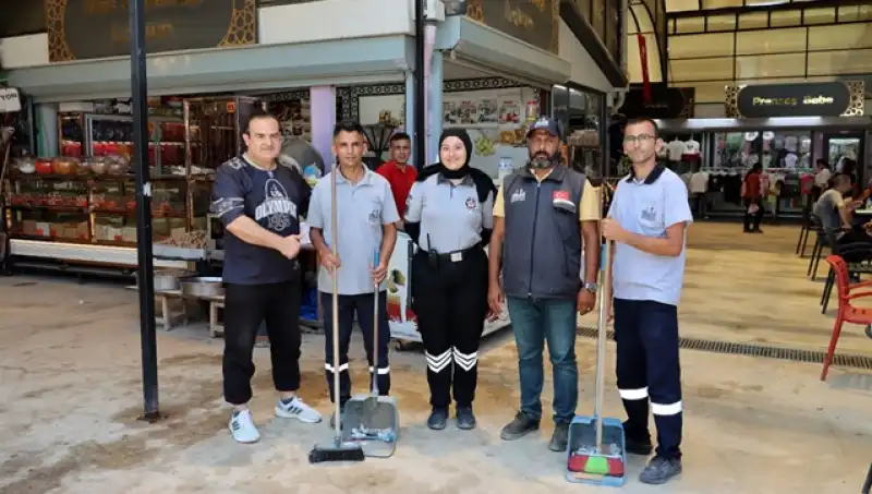 Sessiz Mesai, Büyük Emek: Uzun Çarşı'yı Pırıl Pırıl Yapıyorlar