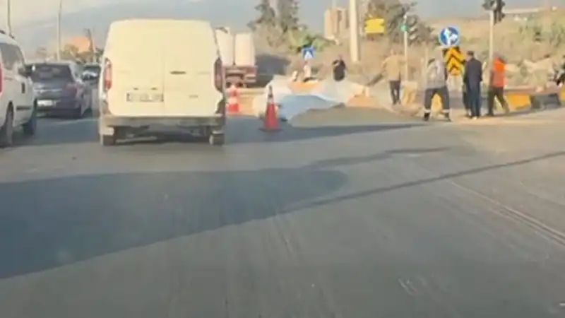 Buğday Yüklü Tırdan Çuvallar Yola Saçıldı!