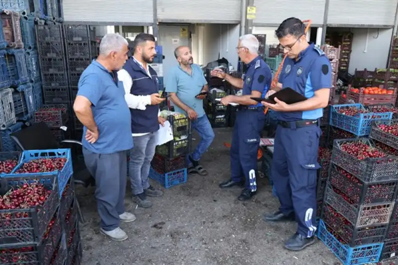 HBB’den, Hal Ve Manavlarda Yüksek Fiyat Denetimi