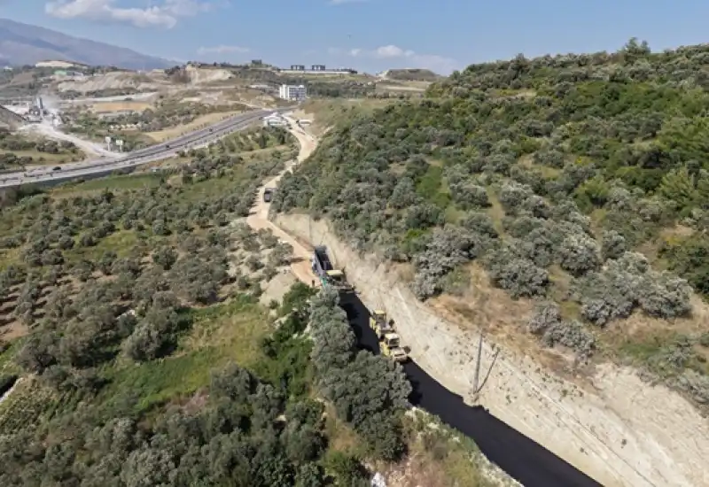 HBB'den Antakya Ve Defne'de Ulaşımı Güçlendirecek Yol çalışmaları