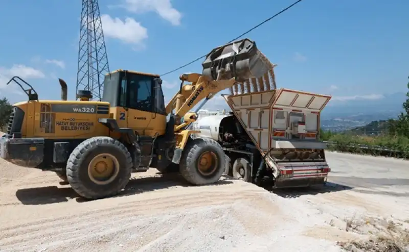 HBB'den Defne Döver Mahallesi’nde Yol çalışması