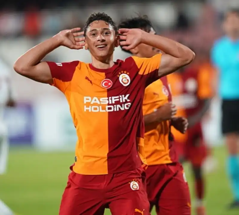 Galatasaray’ın Hataylı Genç Yıldızı Ada Yüzgeç’ten Icardi Selamı!