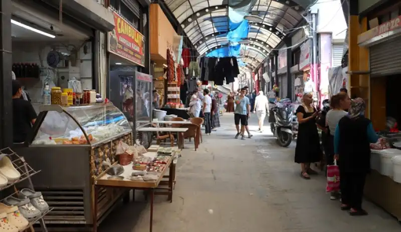 Tarihi Uzun Çarşı'da Bir Devir Kapanıyor