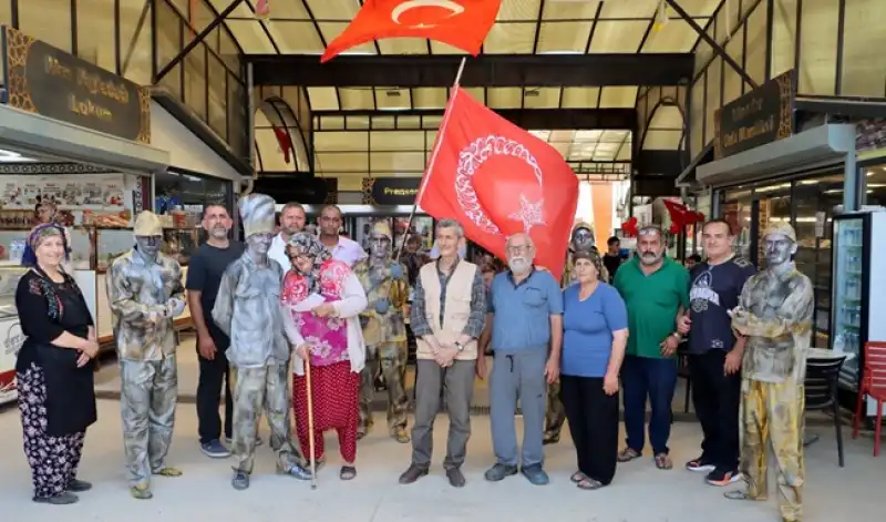 Hatay'ın Gurur Günü Tarihi Uzun Çarşı'da Kutlandı