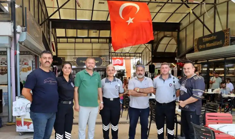 Tarihi Uzun Çarşı'da Güven Ve Huzur İçin Aralıksız Mesai