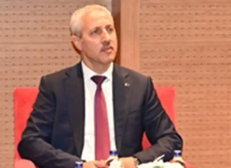 Eren TRT Çukurova Radyosunda Üniversitenin Yükselen Performansını Paylaştı
