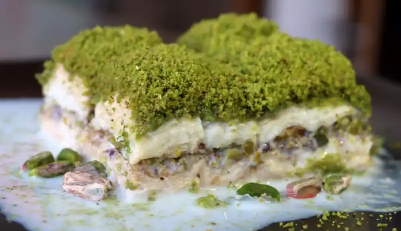 Yaz Sıcaklarına En Tatlı Mola: Öztoprak Soğuk Baklavası