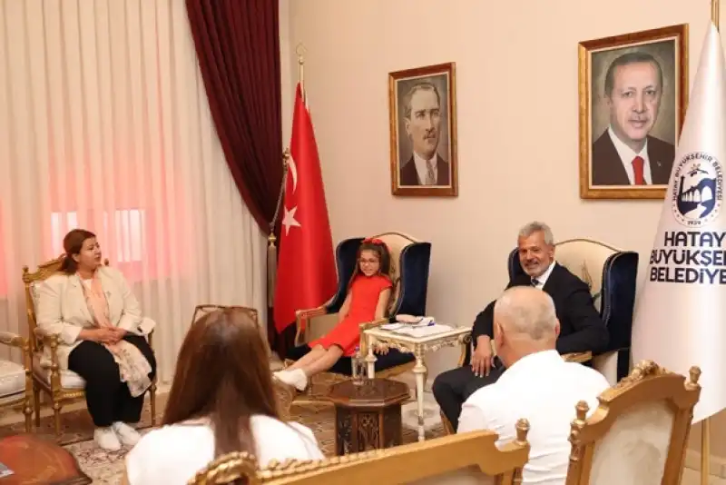 Minik Ressamın Kahramanı: Öntürkü Ziyaret Etti