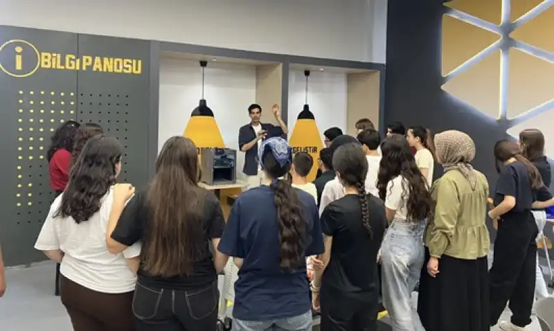 HMKÜ Milli Teknoloji Atölyesi Ile Lise Öğrencilerini Teknolojiyle Buluşturuyor 