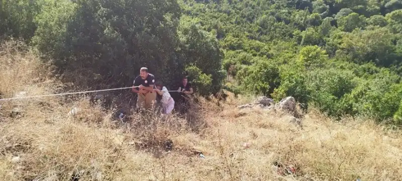 Defne’de Uçurumda Mahsur Kalan Vatandaş İtfaiye Ekiplerince Kurtarıldı