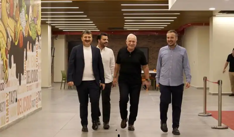 Tosyalı Holding Yönetim Kurulu Üyesi Sayın Mehmet Fatih Tosyalı, TED İskenderun Koleji’ni Ziyaret Etti.