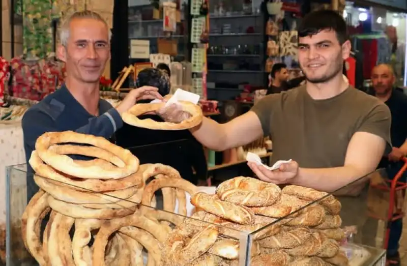 Antakya Simidi Türkiye'nin Gururu Oldu: En Lezzetli İkinci Simit Seçildi
