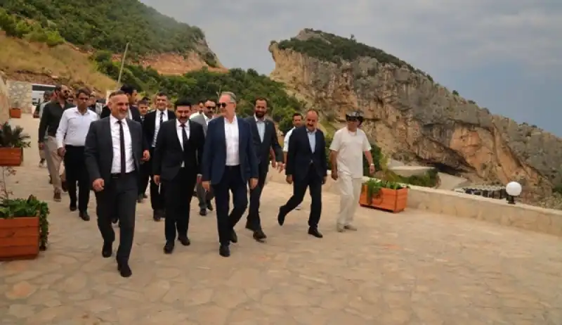 Bakan Yardımcısı Yazgı, Kara Mağara'da İncelemelerde Bulundu